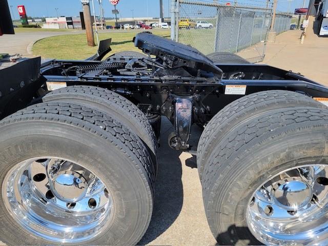 2024 Freightliner Cascadia-12