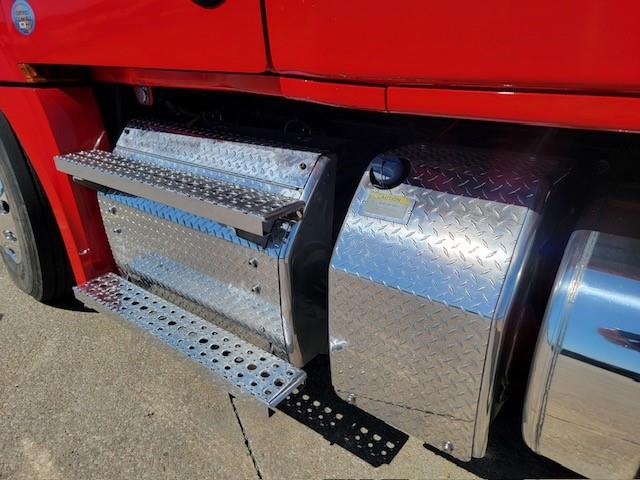 2024 Freightliner Cascadia-9