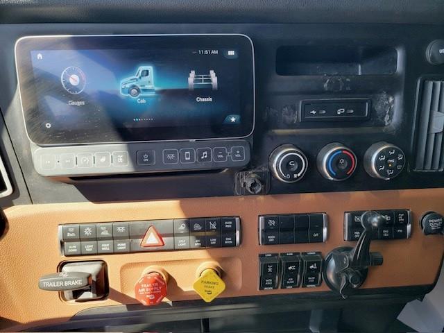 2024 Freightliner Cascadia-15