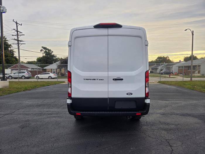 2026 Ford Transit-250-7