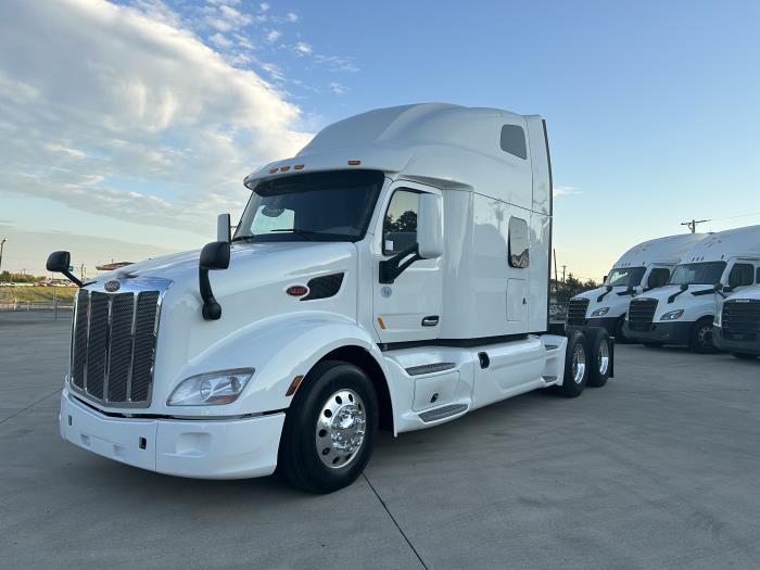2022 Peterbilt 579-0