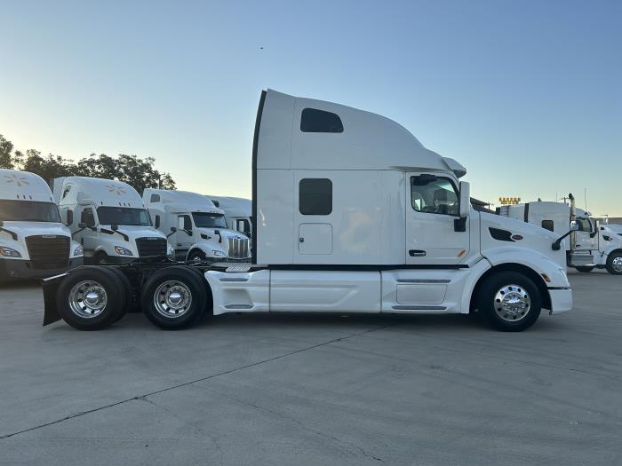2022 Peterbilt 579-3