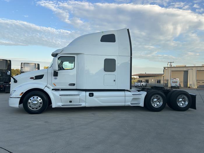 2022 Peterbilt 579-7