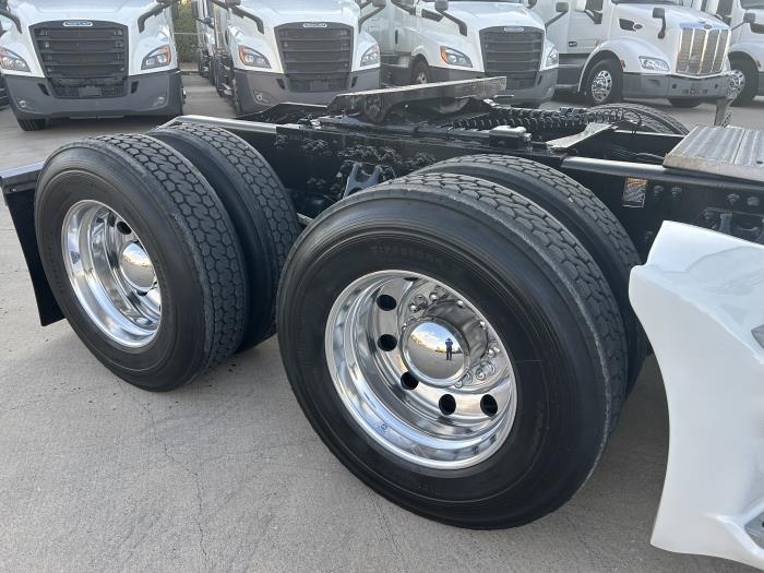 2022 Peterbilt 579-16