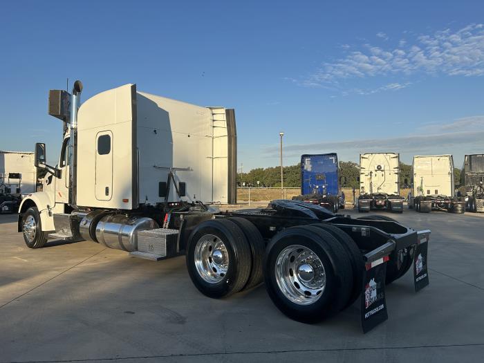 2020 Peterbilt 567-6