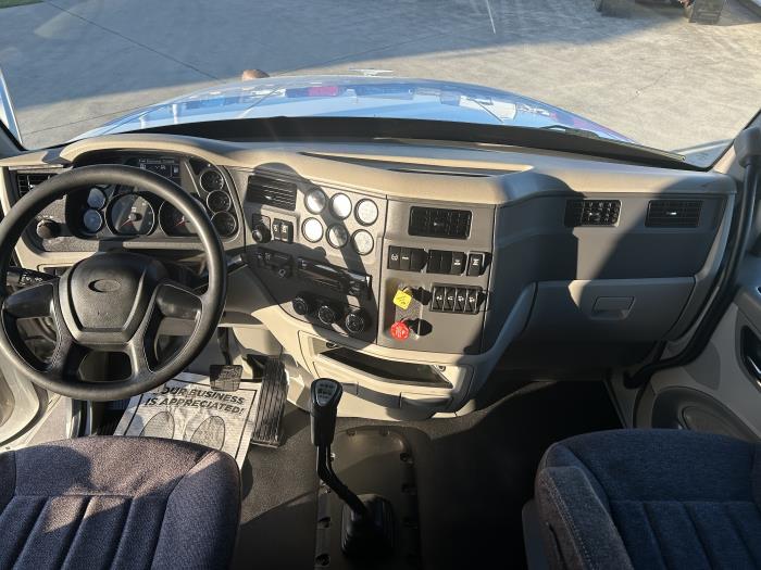 2020 Peterbilt 567-12