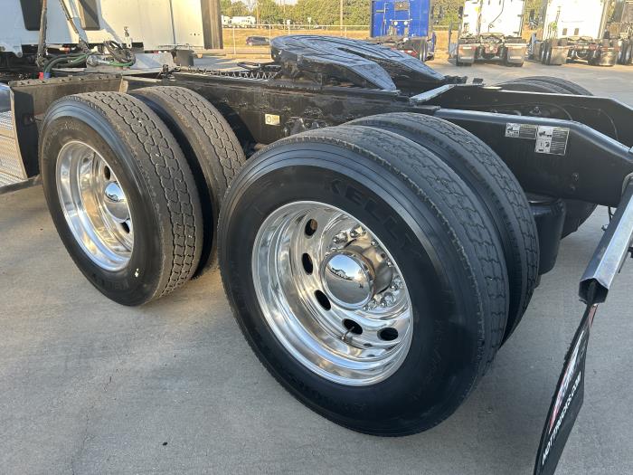 2020 Peterbilt 567-17