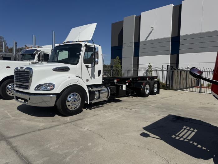2023 Freightliner Business Class M2 112-8