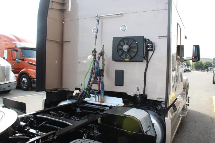 2023 Peterbilt 579-7