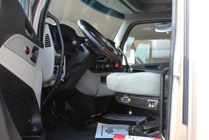 2023 Peterbilt 579-9