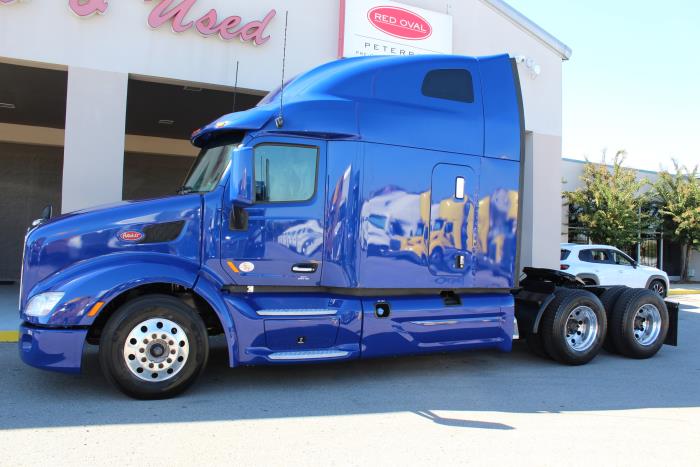 2022 Peterbilt 579 photo 4