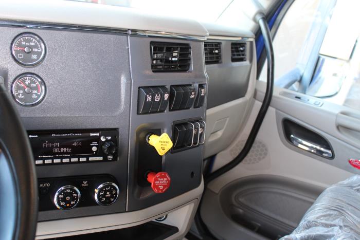 2022 Peterbilt 579-11