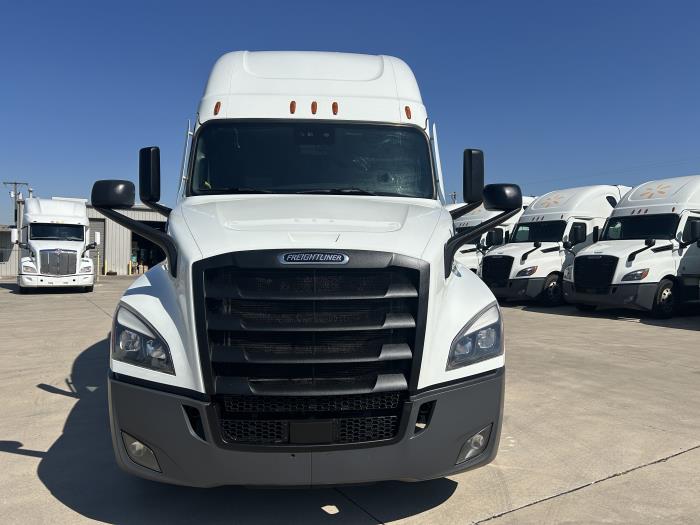 2023 Freightliner Cascadia-1