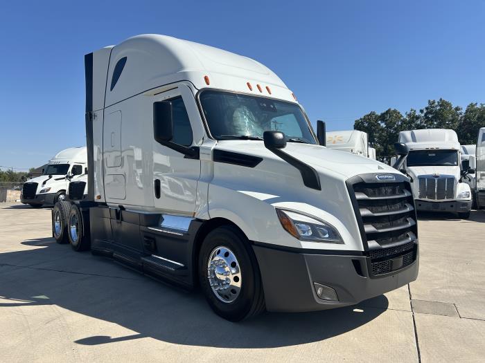 2023 Freightliner Cascadia-2
