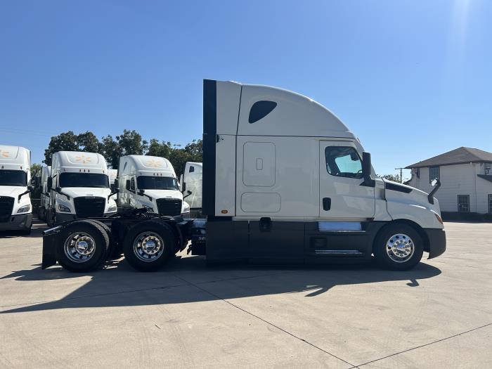 2023 Freightliner Cascadia-3