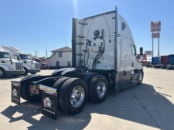2023 Freightliner Cascadia-4