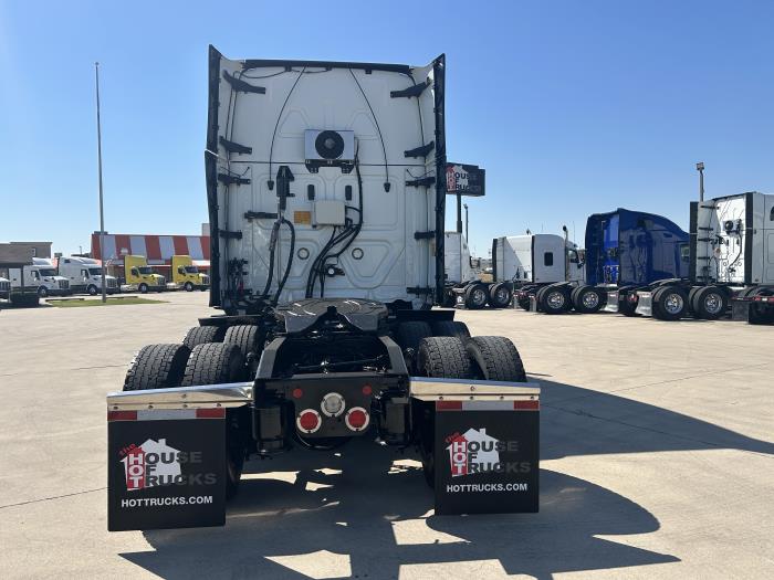 2023 Freightliner Cascadia-5