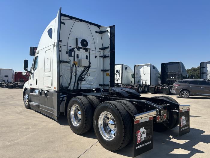2023 Freightliner Cascadia-6