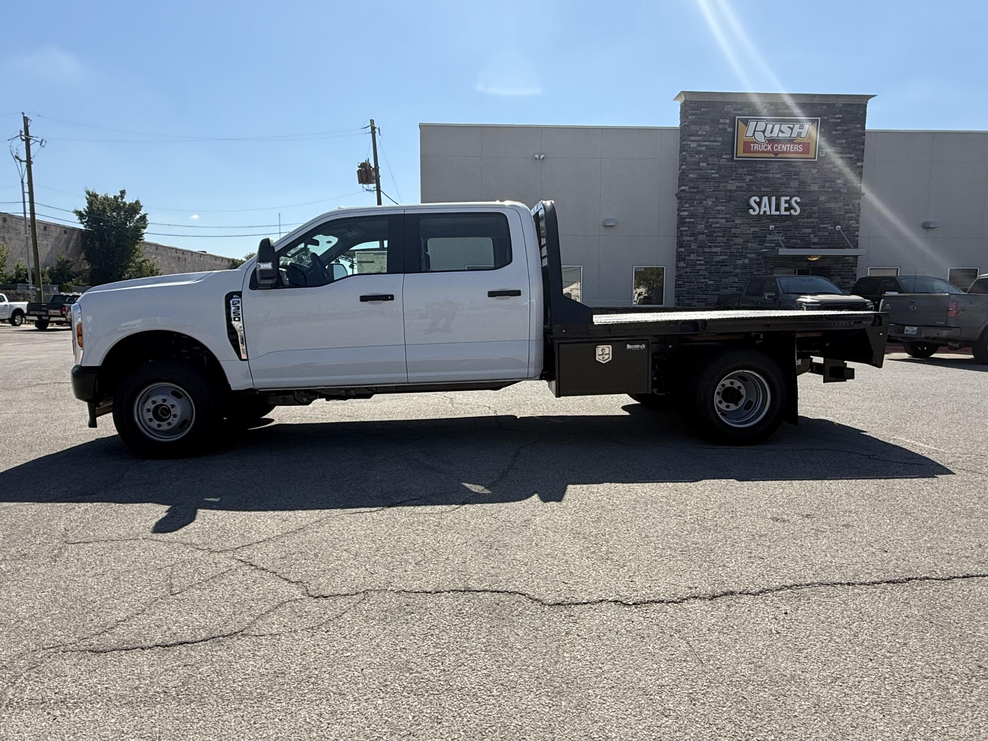 2026 Ford F-350 Crew Cab DRW 4x4 Flatbed Truck for sale #1950147 - photo 20