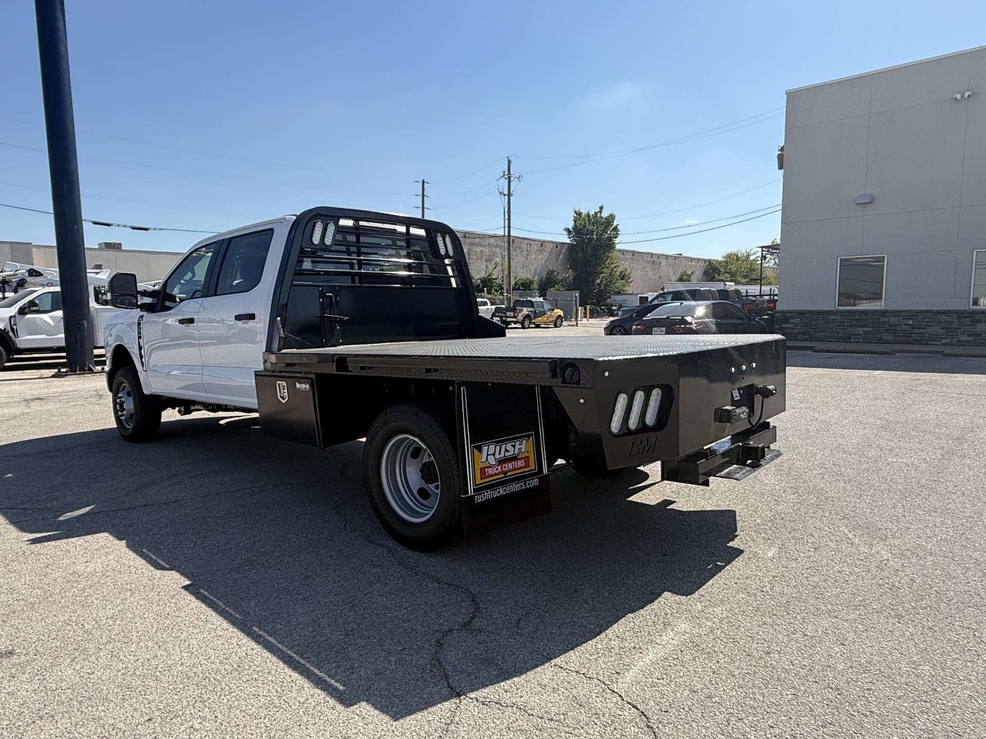 2026 Ford F-350 Crew Cab DRW 4x4 Flatbed Truck for sale #1950155 - photo 2