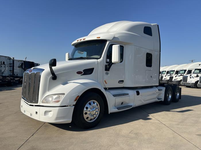 2022 Peterbilt 579-0