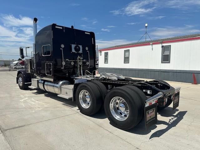 2023 Peterbilt 389-5