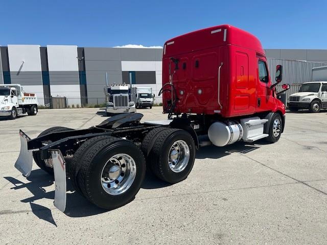 2020 Freightliner Cascadia-9