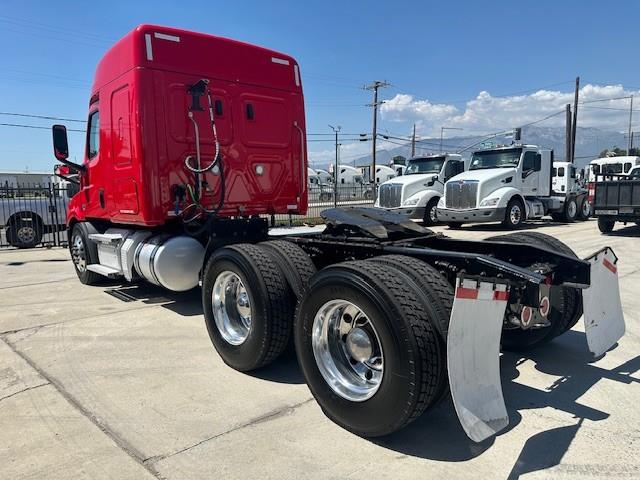 2020 Freightliner Cascadia-2