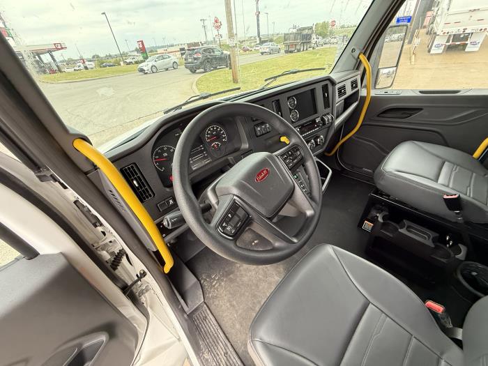 2025 Peterbilt 548-25