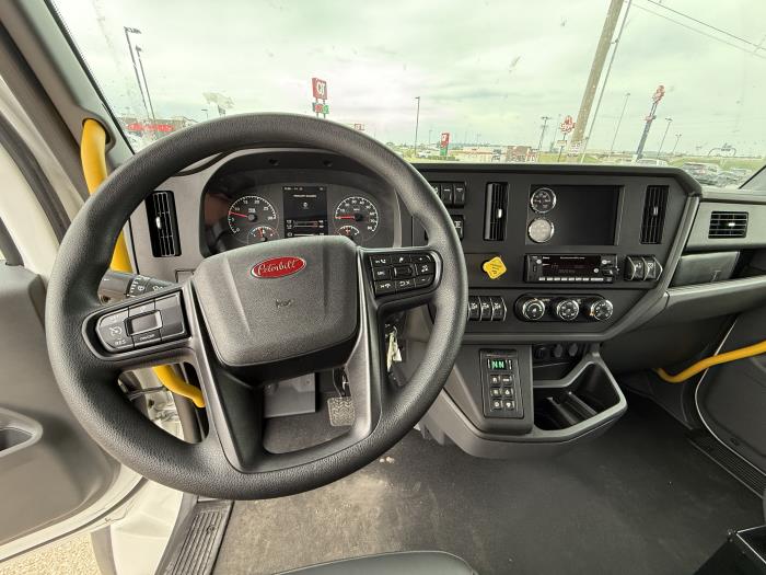2025 Peterbilt 548-26