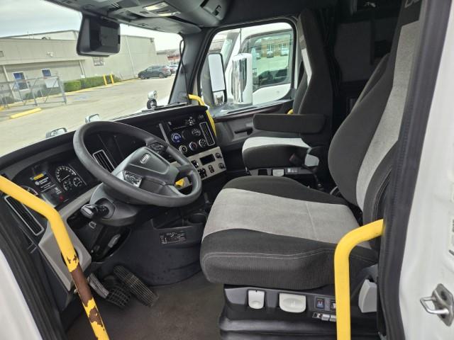 2021 Freightliner Cascadia-7