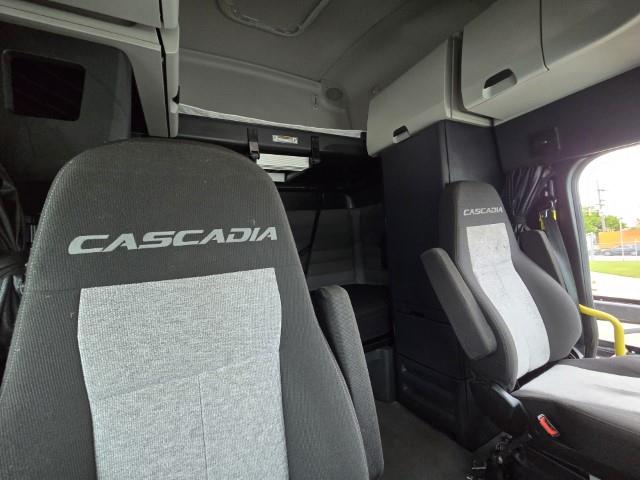 2021 Freightliner Cascadia-9
