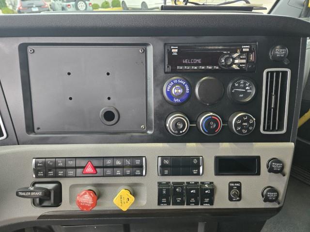 2021 Freightliner Cascadia-13