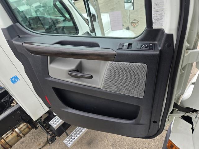 2021 Freightliner Cascadia-17