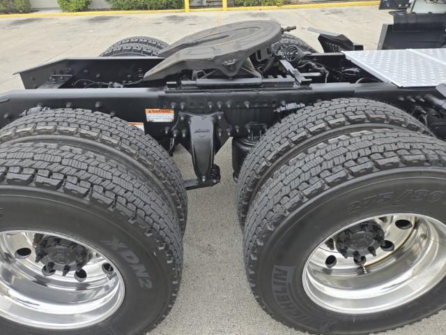 2021 Freightliner Cascadia-19