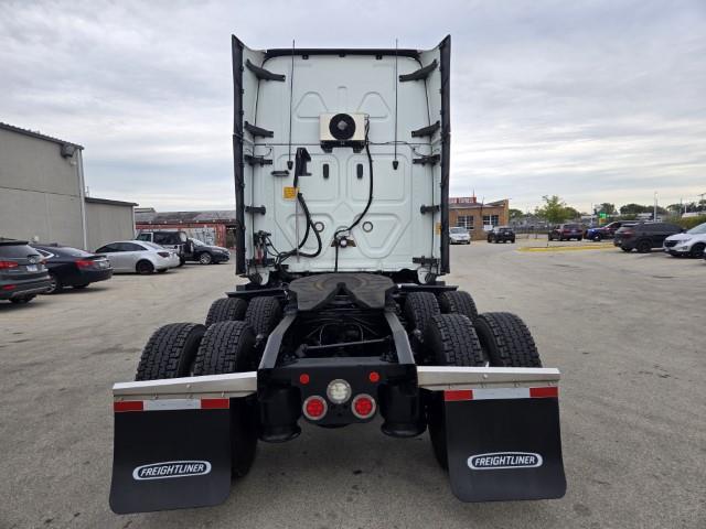 2021 Freightliner Cascadia-5