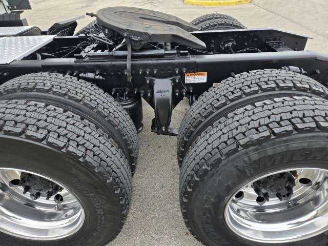 2021 Freightliner Cascadia-21