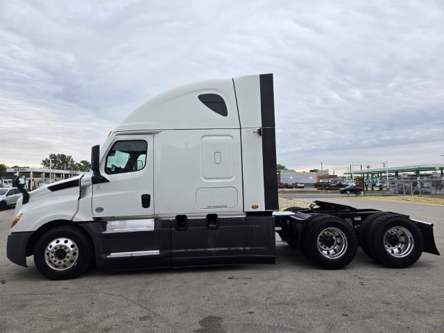 2021 Freightliner Cascadia-6