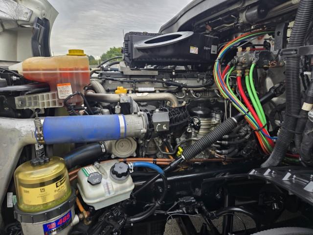 2021 Freightliner Cascadia-25