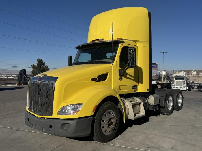 2021 Peterbilt 579 photo 2