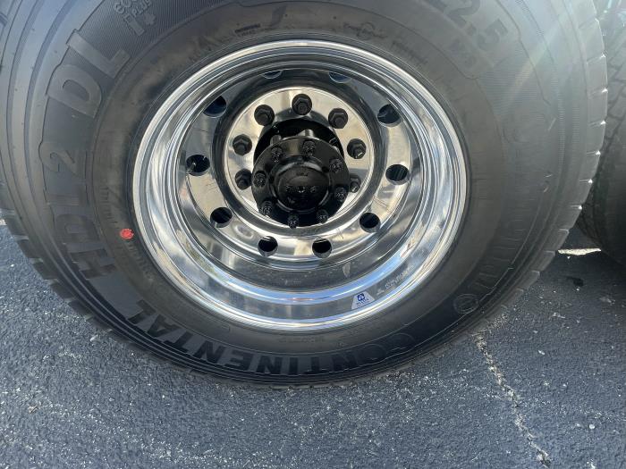 2026 Peterbilt 548-10