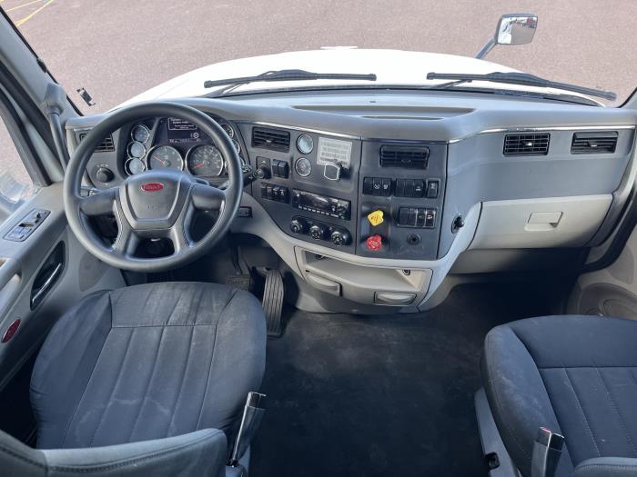 2022 Peterbilt 579-12
