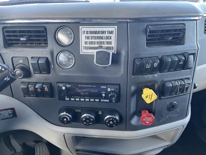 2022 Peterbilt 579-13