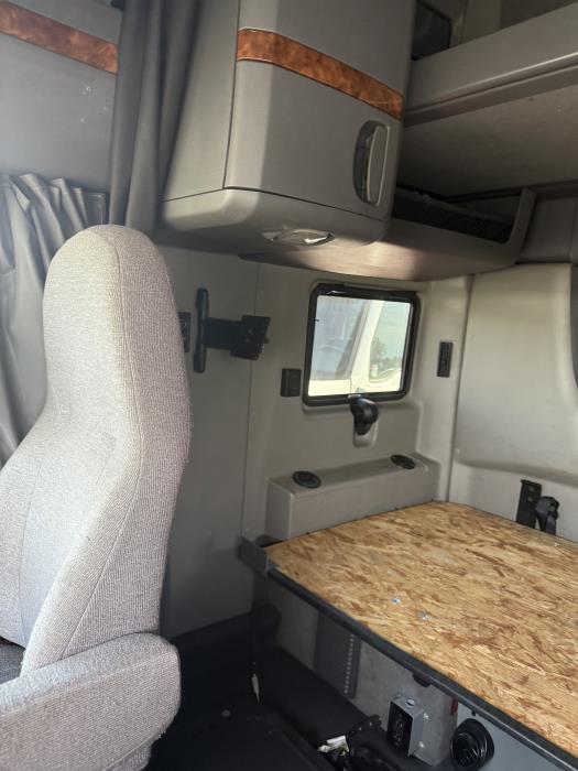 2022 International LT625-11