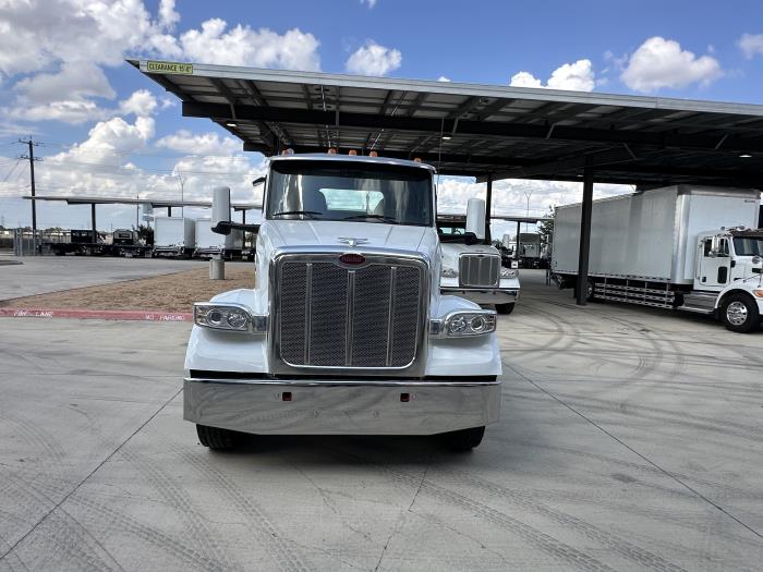 2022 Peterbilt 567-8
