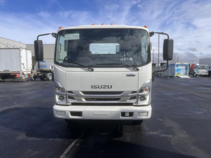 2025 Isuzu NRR-2