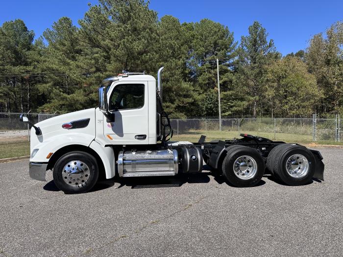 2020 Peterbilt 579-2