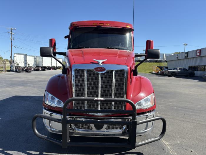 2022 Peterbilt 579 photo 4