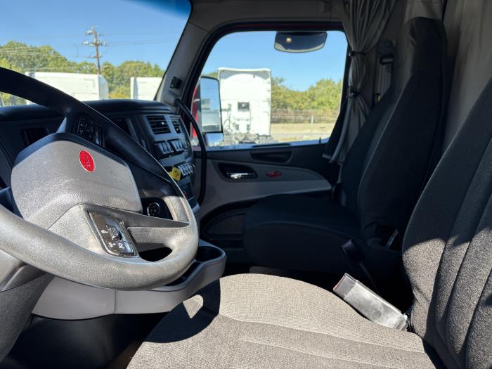 2022 Peterbilt 579-9