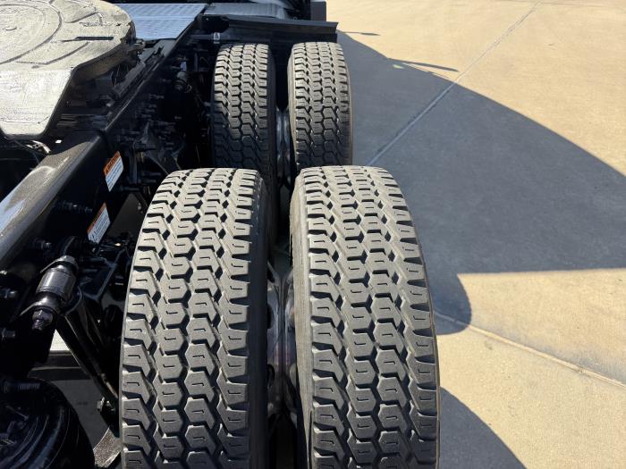 2021 Freightliner Cascadia-2